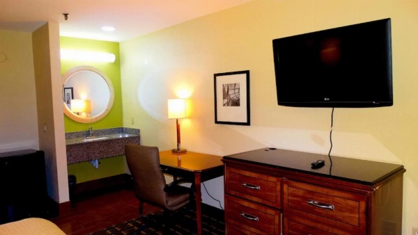 Savannah Garden Hotel image 30