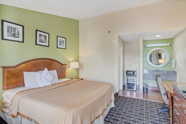 Savannah Garden Hotel image 6